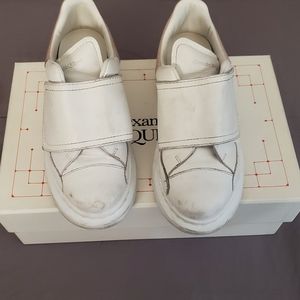 Girls sneakers size 31